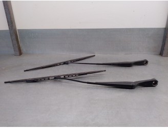 Recambio de brazo limpia delantero derecho para land rover range rover (lp) 2.5 turbodiesel referencia OEM IAM AMR3911-AMR3912 A