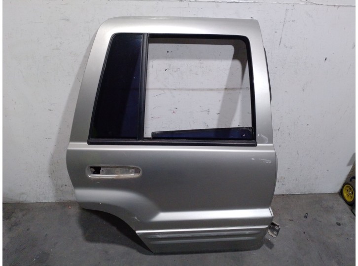 Replacement rear right door for Jeep Grand Cherokee (WJ/WG) 2.7 CRD CAT OEM IAM reference 55137064AD 
