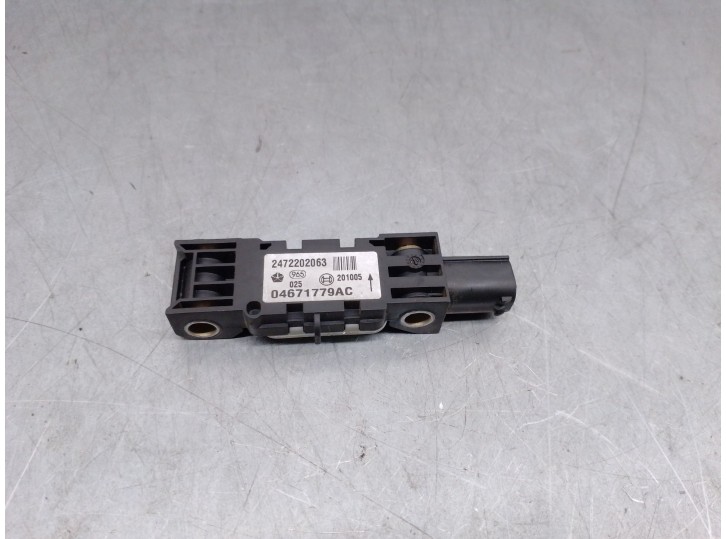 Replacement impact sensor for Jeep Gr. Cherokee (WH) 3.0 CRD CAT OEM IAM reference 046717779AC 2472202063 BOSCH
