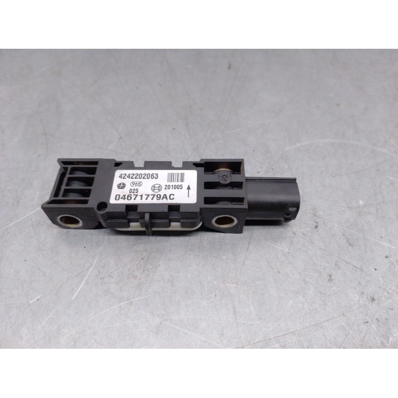 Recambio de sensor impacto para jeep gr. cherokee (wh) 3.0 crd cat referencia OEM IAM 046717779AC  2472202063 BOSCH