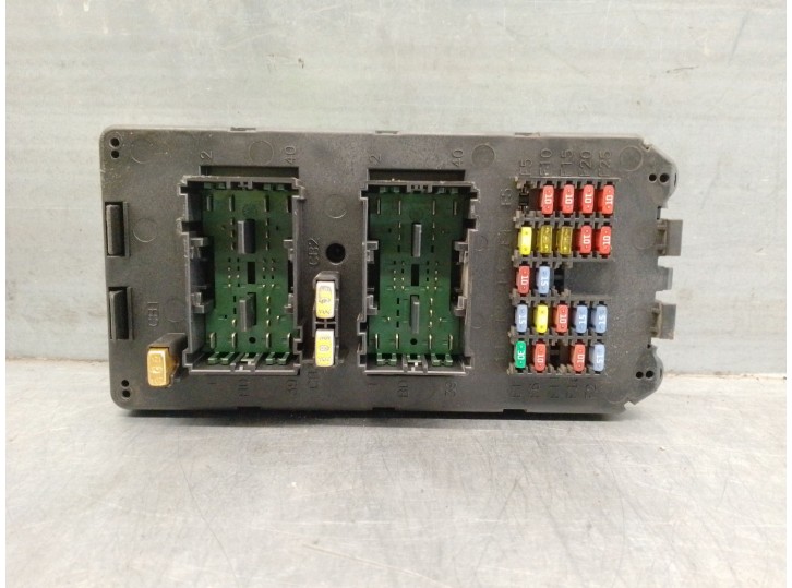 Recambio de caja reles / fusibles para jeep gr. cherokee (wh) 3.0 crd cat referencia OEM IAM 56050066AC  