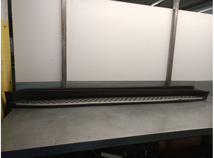 Recambio de estribos laterales para mercedes-benz clase gl (x164) 3.0 cdi cat referencia OEM IAM A1646900755 A1646900755 