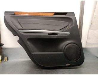 Recambio de guarnecido puerta trasera izquierda para mercedes-benz clase gl (x164) 3.0 cdi cat referencia OEM IAM A1647301570 A1
