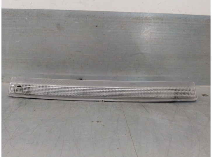 Recambio de piloto trasero central para peugeot 208 (p2) 1.2 puretech referencia OEM IAM 9830216280 9830216280 90032118