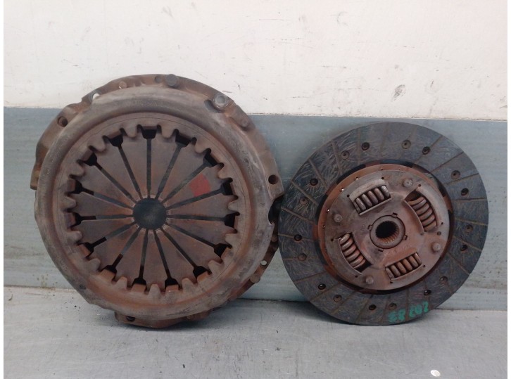 Replacement clutch kit for Volvo 460 Series 2.0 CAT OEM IAM reference 3467124 3467124 