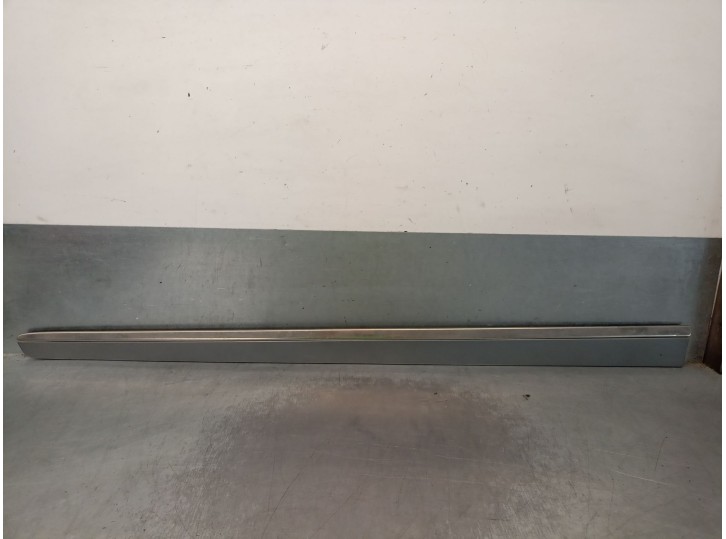 Recambio de molduras delanteras para mercedes-benz clase gl (x164) 3.0 cdi cat referencia OEM IAM A1646905162 A1646905162 