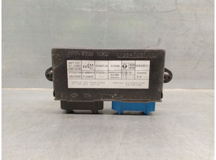 Replacement central locking control unit for Renault Laguna I (B56_, 556_) 1.9 dCi (B56W) OEM IAM reference 7700421261 