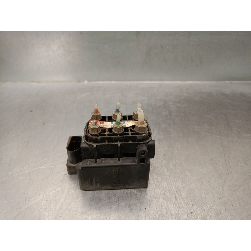 Recambio de bomba suspension para mercedes-benz clase gl (x164) 3.0 cdi cat referencia OEM IAM A2123200358 