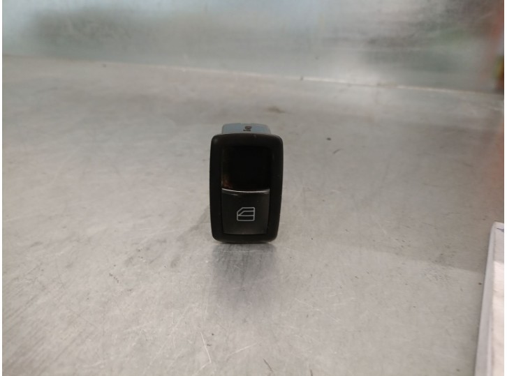 Recambio de mando elevalunas delantero derecho para mercedes-benz clase gl (x164) 3.0 cdi cat referencia OEM IAM A2518200510 A25
