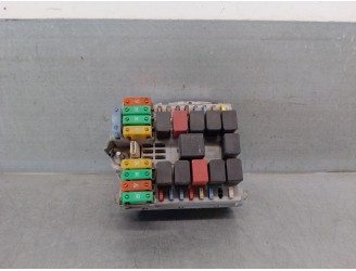 Recambio de caja reles / fusibles para iveco daily caja cerrada (2006 =>) 2.3 diesel cat referencia OEM IAM 69501171 69501171 