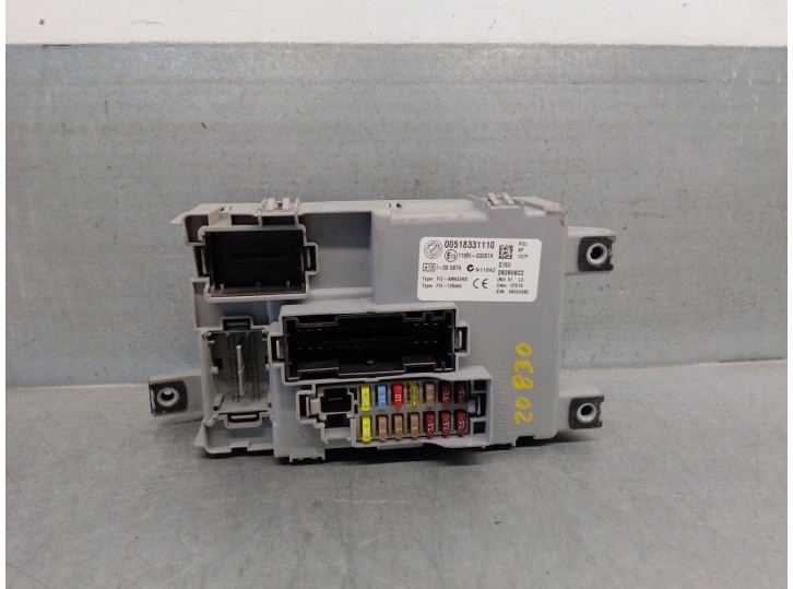 Recambio de caja reles / fusibles para fiat doblo autobús (263_) 1.3 d multijet (263axc1a) referencia OEM IAM 518331110 2826082