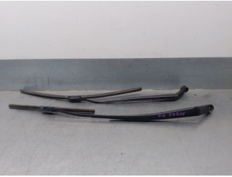 Recambio de brazo limpia delantero derecho para toyota yaris (_p9_) 1.4 d-4d (nlp90_) referencia OEM IAM 852210D020D 852210D020D