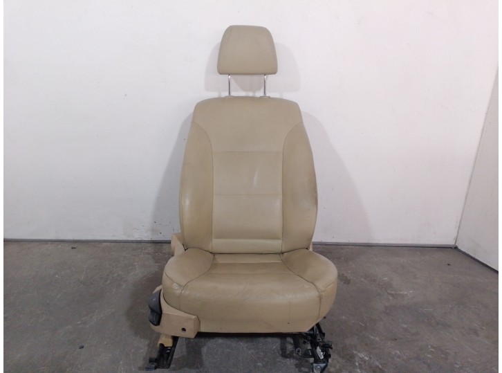 Replacement right front seat for BMW 5 Series sedan (E60) 530d OEM IAM reference 52107113104 52107113104 