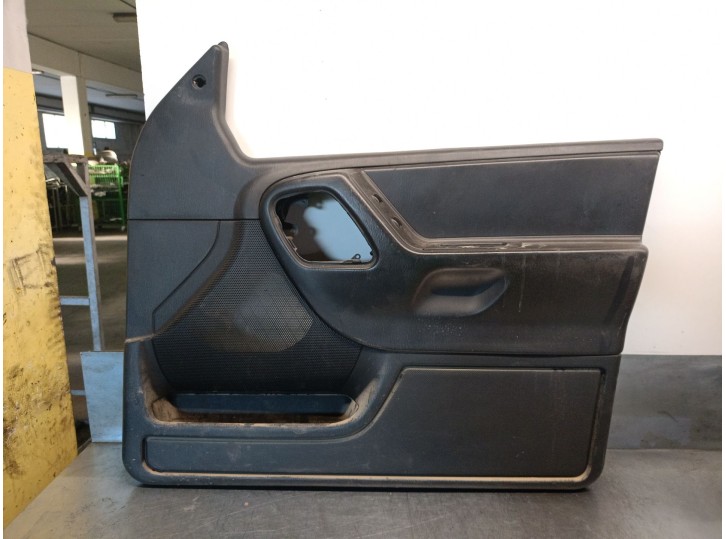 Recambio de guarnecido puerta delantera derecha para jeep gr.cherokee (wj/wg) 2.7 crd cat referencia OEM IAM XE841DVAA XE841DVAA