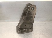 Replacement engine mount for Mercedes-Benz V-Class (W638) 2.3 turbodiesel cat OEM IAM reference A6012200207 A60122323804 