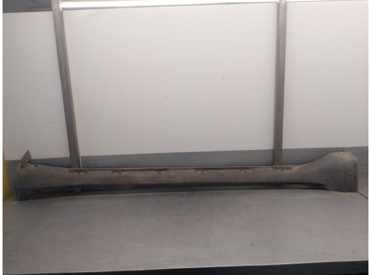 Recambio de faldon lateral para toyota land cruiser (j15) 3.0 turbodiesel referencia OEM IAM 7580660060 7580660090 