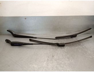 Recambio de brazo limpia delantero derecho para renault twingo ii (cn0_) 1.5 dci 75 referencia OEM IAM 288818509R 288865752R 