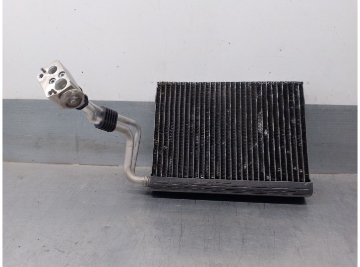 Recambio de evaporador aire acondicionado para bmw 3 descapotable (e93) 320 i referencia OEM IAM N668618N 64119179802 