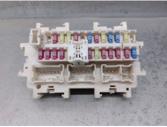 Recambio de caja reles / fusibles para infiniti fx 3.0 v6 diesel cat referencia OEM IAM 3FY0A0I17  