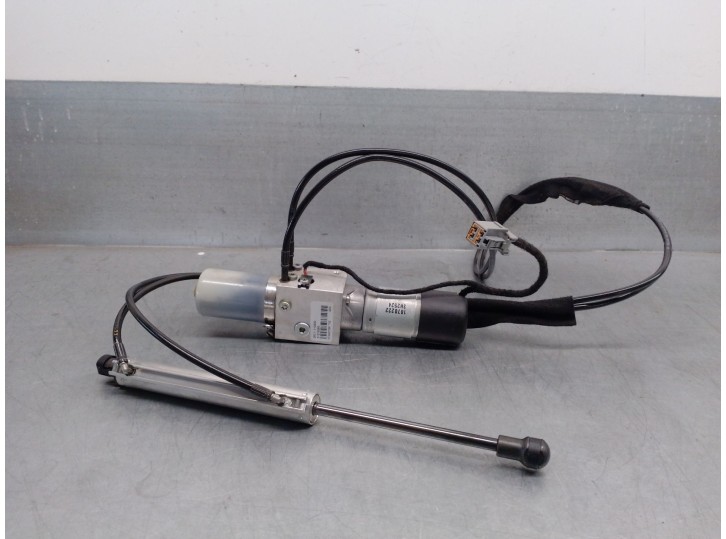 Recambio de motor cierre centralizado porton para volvo xc70 ii (136) d5 awd referencia OEM IAM 31218393 30716755 