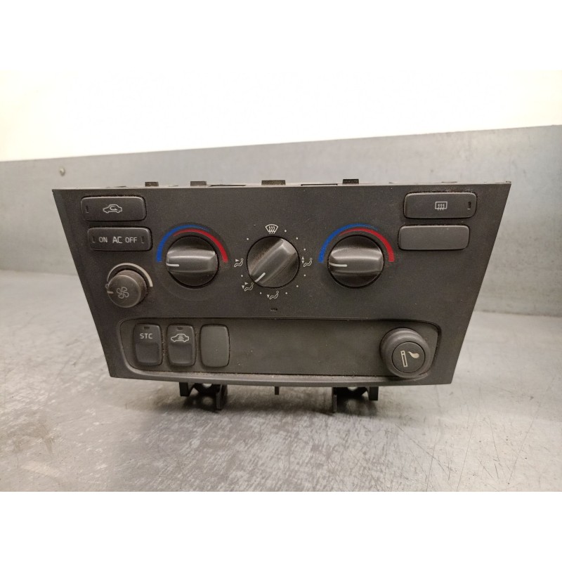 Recambio de mando calefaccion / aire acondicionado para volvo v70 ii (285) 2.4 referencia OEM IAM 8682928 9496591 