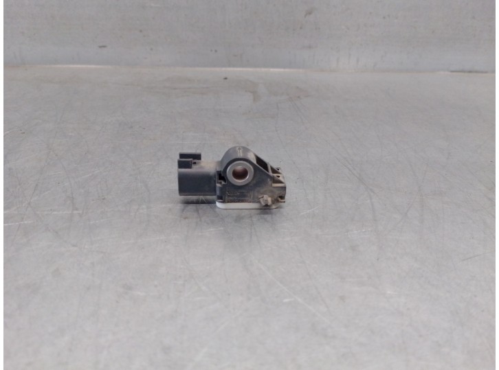 Replacement impact sensor for Volvo XC70 II (136) D5 AWD OEM IAM reference 30712107 HELLA