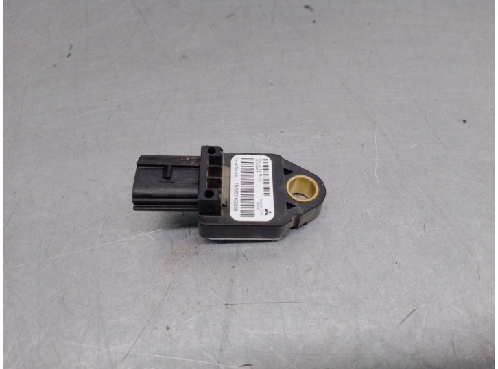 Replacement impact sensor for Mitsubishi Outlander II (CW_W) 2.0 DI-D (CW8W) OEM IAM reference 8651A001 39754C - SUPLER CODE