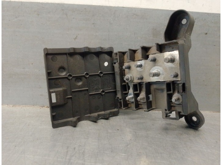 Recambio de caja reles / fusibles para audi a6 lim. (4g2) 3.0 v6 24v tdi referencia OEM IAM 4G0937517 K94G5170