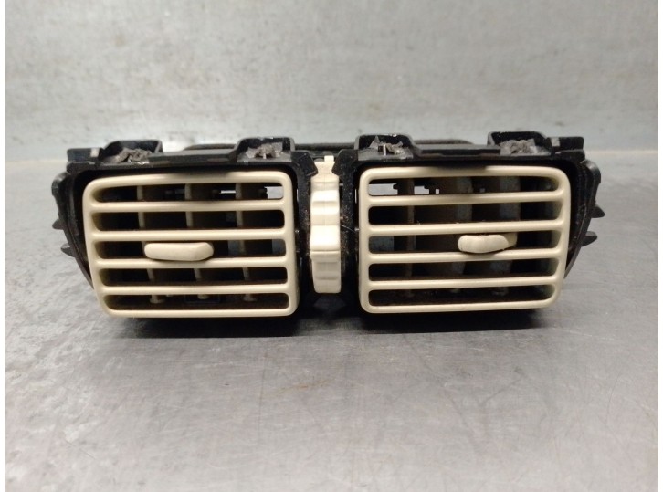 Replacement air vent for Infiniti FX 3.0 V6 Diesel CAT OEM IAM reference 687941BA0A 687941BA0A 
