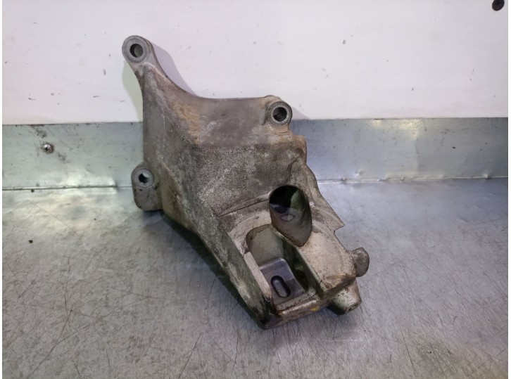 Replacement right engine mount for Mercedes-Benz E-Class (W212) Lim. 4.7 V8 CGI CAT OEM IAM reference A2782236204 