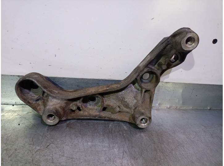 Replacement engine mount for Mercedes-Benz E-Class (W212) Lim. 4.7 V8 CGI Cat OEM IAM reference A2720140295 