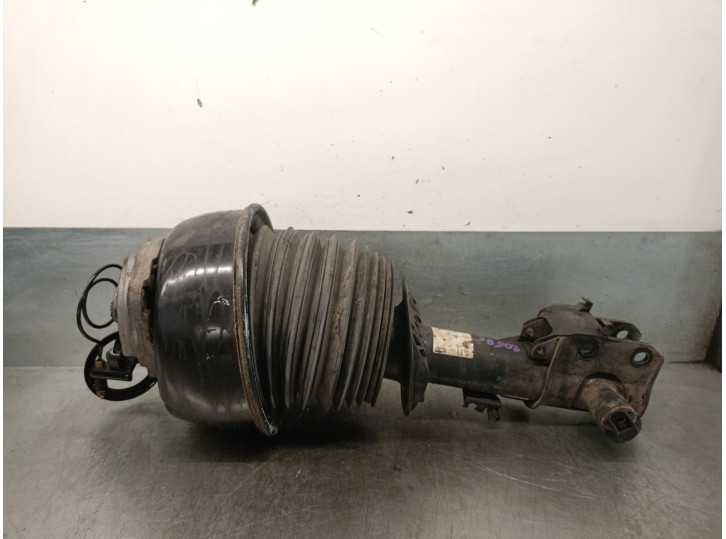 Replacement front right shock absorber for Mercedes-Benz E-Class (W212) Lim. 4.7 V8 CGI CAT OEM IAM reference A2123202038 