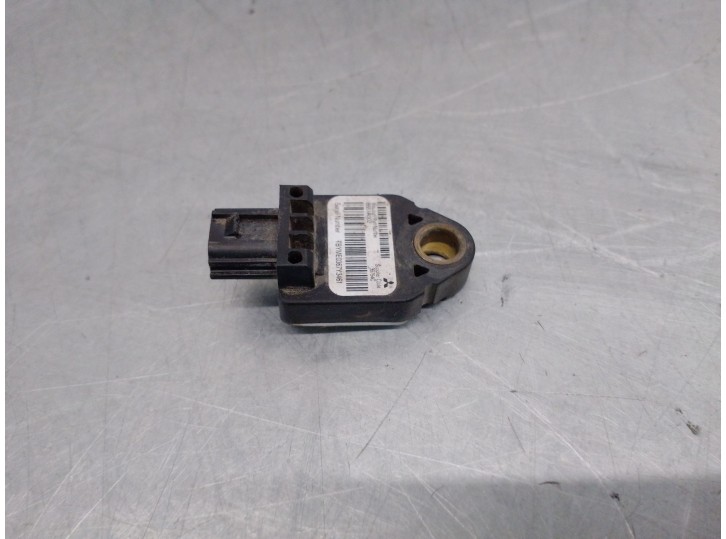 Replacement impact sensor for Mitsubishi Outlander II (CW_W) 2.0 Di-D (CW8W) OEM IAM reference 8651A002 
