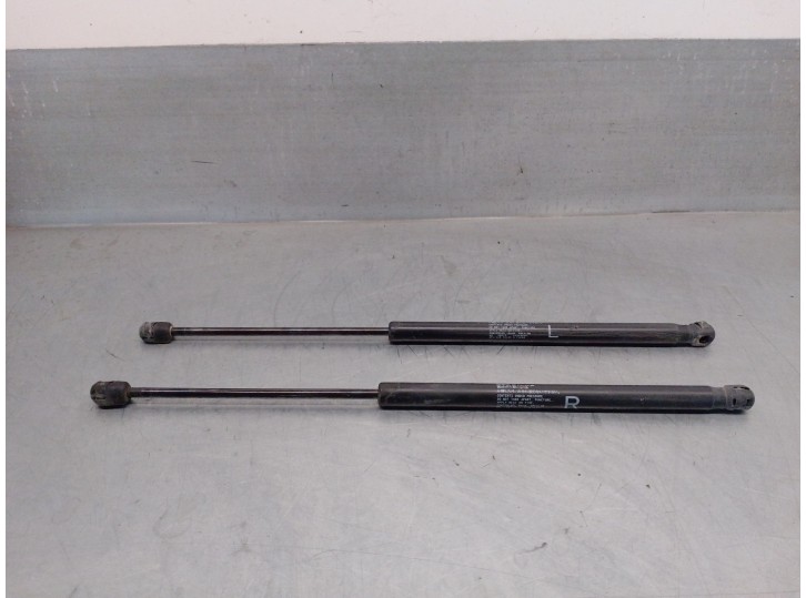 Replacement trunk / tailgate struts for Mitsubishi Outlander II (CW_W) 2.0 Di-D (CW8W) OEM IAM reference 5802A008 