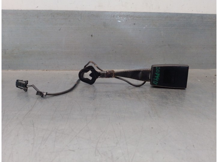 Recambio de enganche cinturon para audi a6 lim. (4g2) 3.0 v6 24v tdi referencia OEM IAM 4H0857755C 8K0857755G 