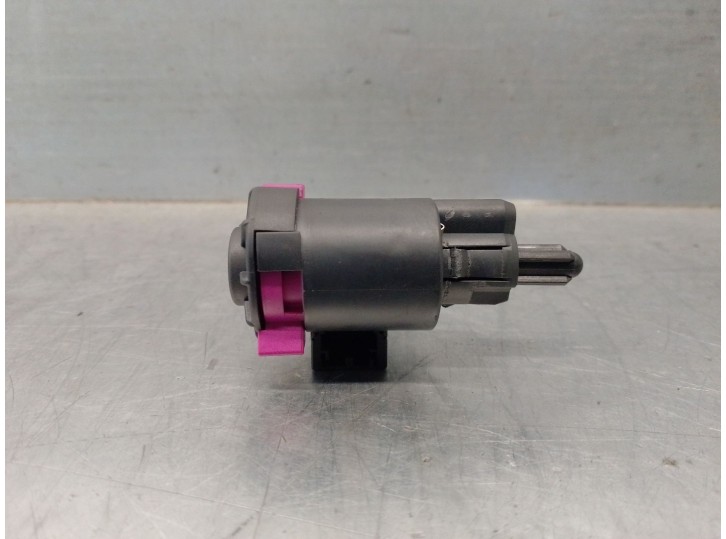 Recambio de sensor para audi a6 lim. (4g2) 3.0 v6 24v tdi referencia OEM IAM 4F0945459B 