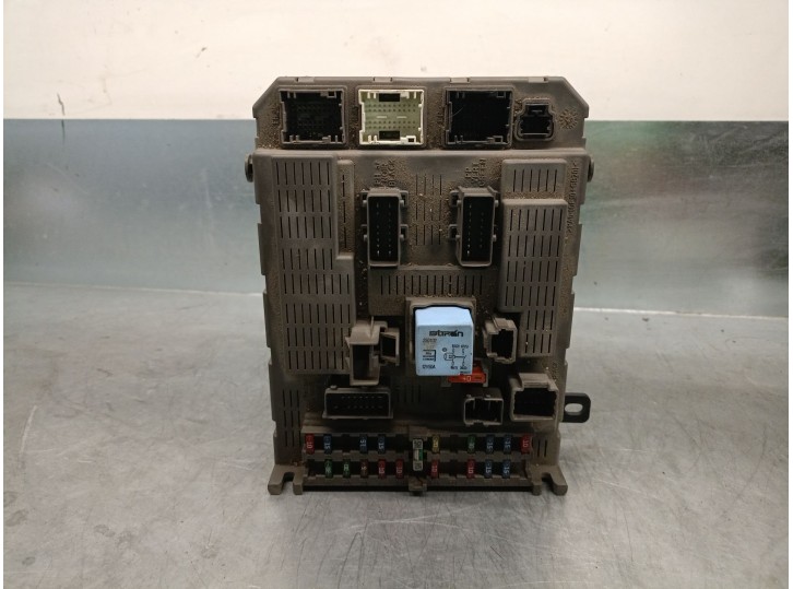 Recambio de caja reles / fusibles para citroën c5 i (dc_) 2.0 hdi (dcrhzb, dcrhze) referencia OEM IAM 9649301680 