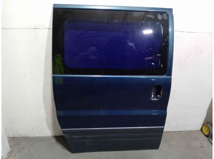 Recambio de puerta lateral corredera derecha para hyundai h 1 2.5 diesel referencia OEM IAM 770024A110 