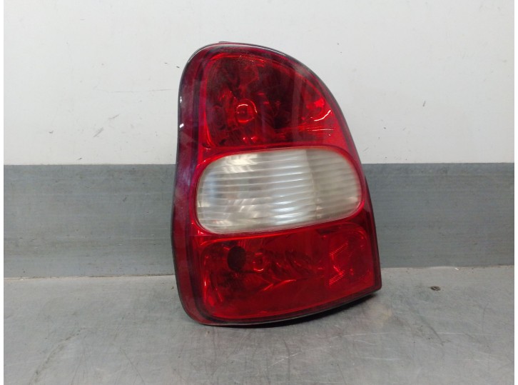 Recambio de piloto trasero izquierdo para kia carnival i (up) 2.9 tdi referencia OEM IAM 0K55A51160A 
