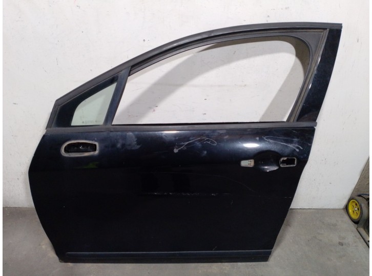 Replacement front left door for Citroën C5 III (RD_) 1.6 HDi 110 OEM IAM reference 9002Y8 