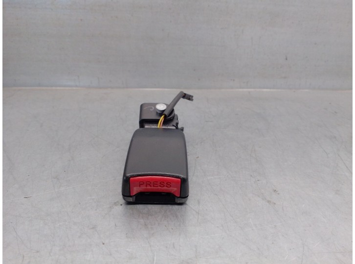 Recambio de enganche cinturon para tata indica vista 1.3 crdi referencia OEM IAM 120613 144754 AUTOLIV