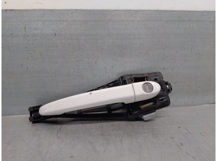 Replacement front right exterior door handle for Tata Indica Vista 1.3 CRDi OEM IAM reference 169A1000 