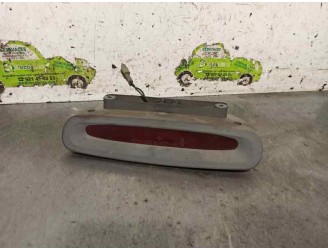 Replacement center brake light for Hyundai H1 2.5 turbodiesel OEM IAM reference 927504A0 