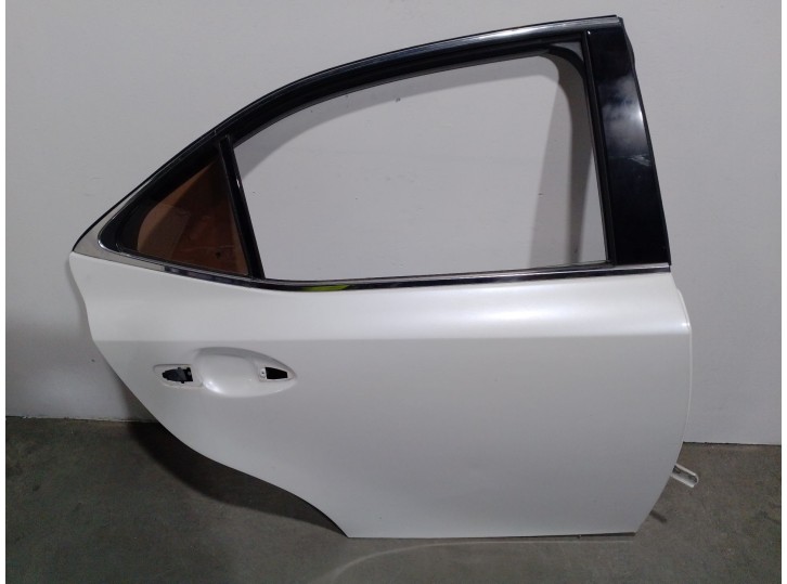 Replacement right rear door for Lexus IS 2.5 16V CAT (hybrid) OEM IAM reference 6700353070 