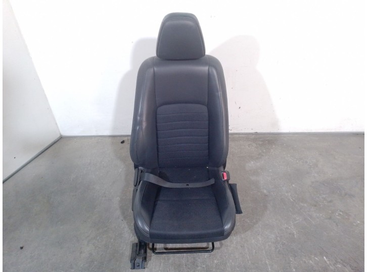 Replacement right front seat for Lexus IS 2.5 16V CAT (hybrid) OEM IAM reference 7150153450 7150153450 