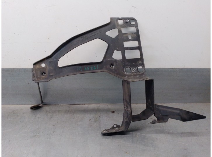 Recambio de soporte faro izquierdo para bmw serie 5 touring (e61) 2.5 cat referencia OEM IAM 51647033731 11267310