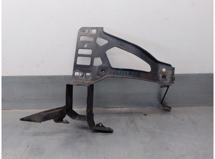 Recambio de soporte faro derecho para bmw serie 5 touring (e61) 2.5 cat referencia OEM IAM 51647033732 