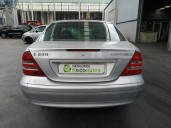 mercedes-benz clase c (w203) berlina del año 2003