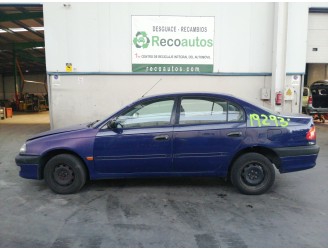 toyota avensis berlina (t 22) del año 1998