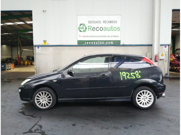 ford focus berlina (cak) del año 2001